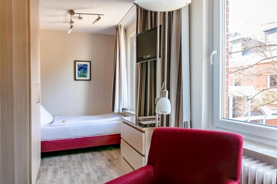 Hotel Bethanien ランゲオーク エクステリア 写真