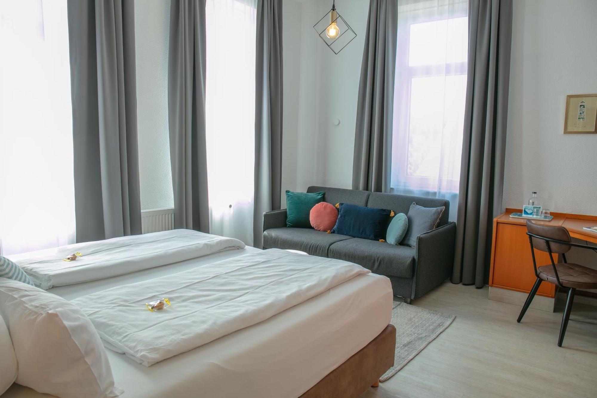 Hotel Bethanien ランゲオーク エクステリア 写真